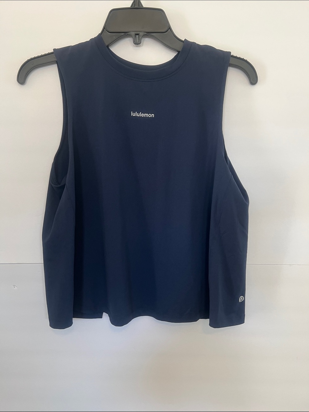 lululemon women's XS navy muscle tank top with split back NWOT